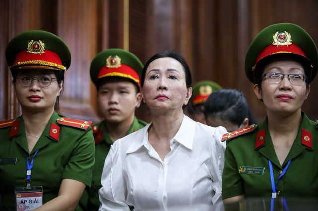 kinh-dien-vu-truong-my-lan-gan-9000-cuoc-goi-hon-7400-ty-da-ve-tay-trai-chu-1752636510.jpg
