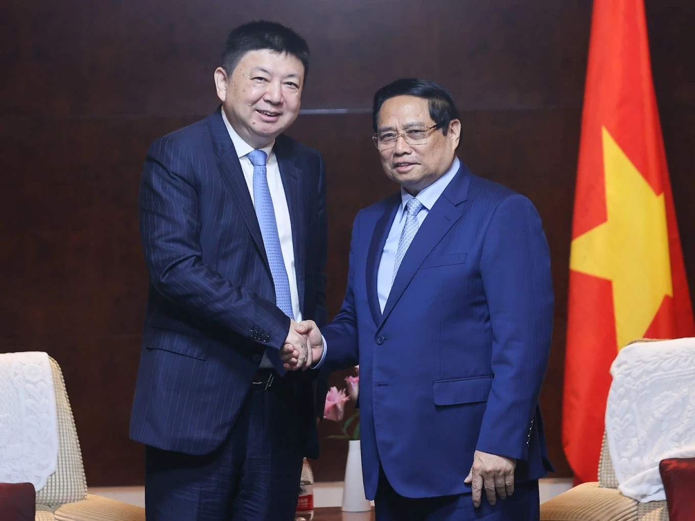 hang-loat-tap-doan-trung-quoc-muon-rot-them-von-vao-viet-nam-2-1756631136.webp