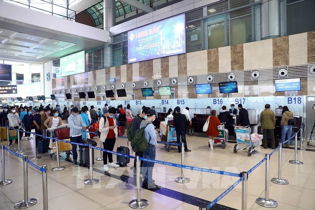 ve-tet-2026-da-ban-cuoc-chien-22khung22-giua-vna-va-vietjet-1756885856.jpg