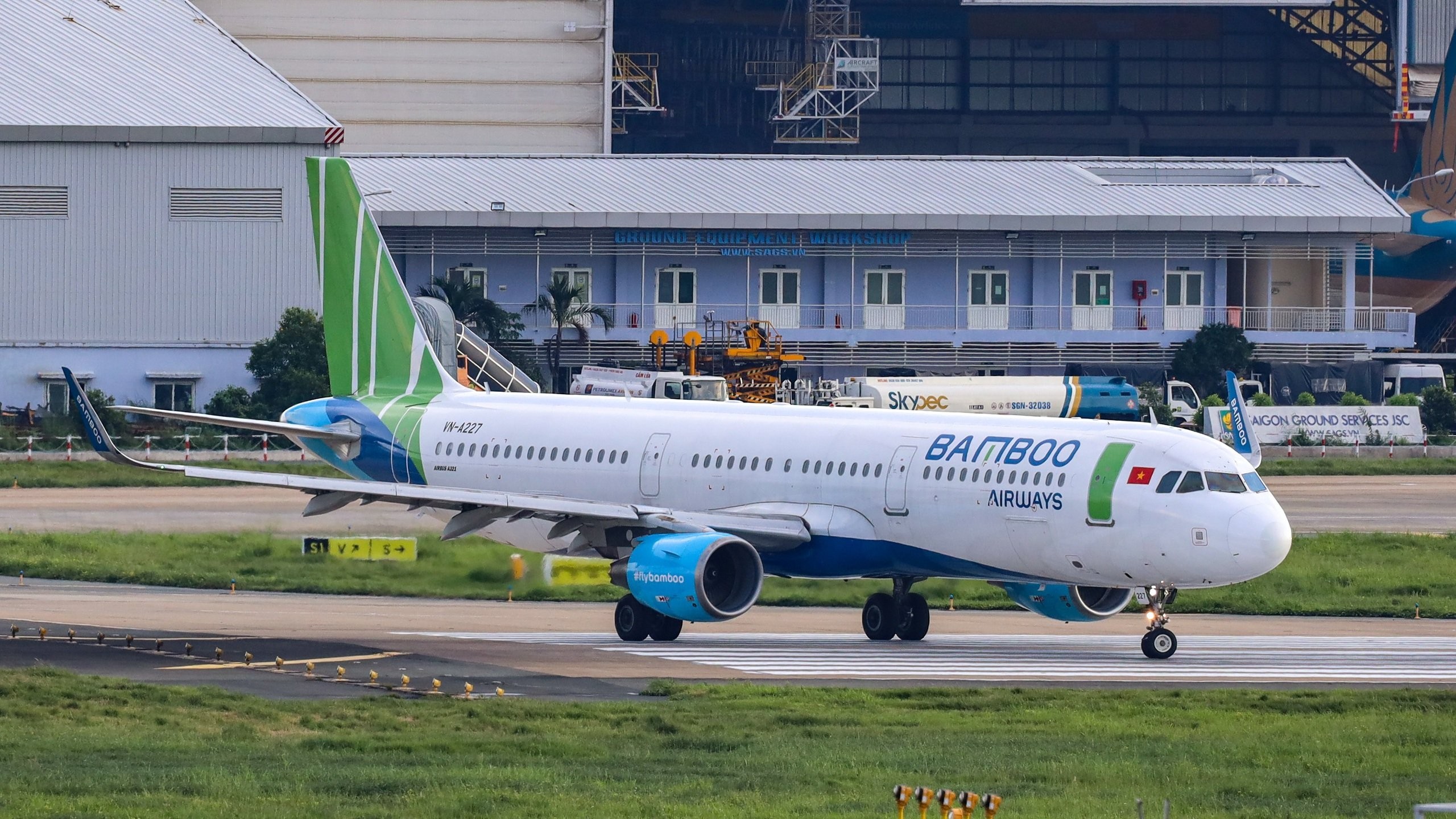 flc-va-bamboo-airways-bi-diem-ten-trong-danh-sach-no-bao-hiem-hang-chuc-ti-dong-1760874844.jpg