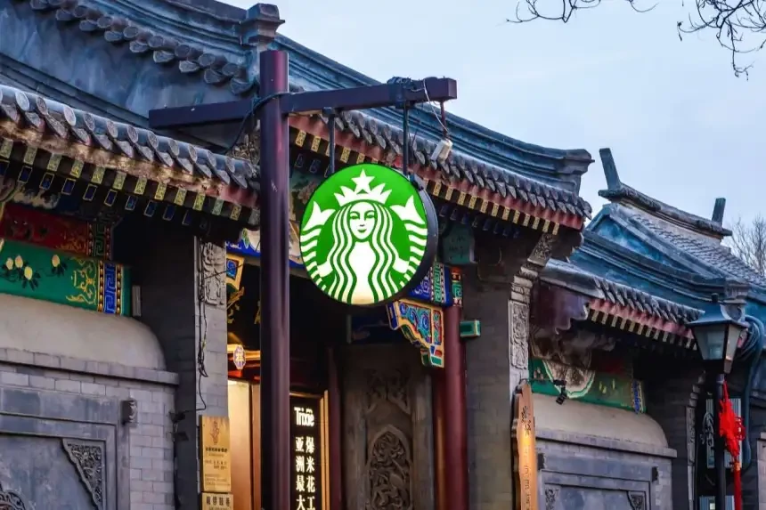 starbucks-ban-60-co-phan-tai-trung-quoc-cho-boyu-capital-1762239323.webp