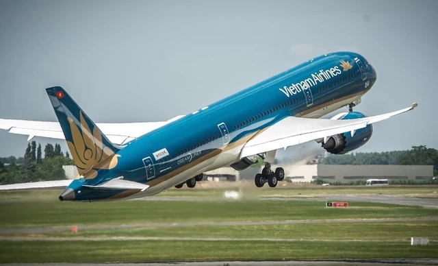 vietnam-airlines-lap-ky-luc-doanh-thu-121000-ty-moi-ngay-thu-336-ty-dong-1769784937.webp