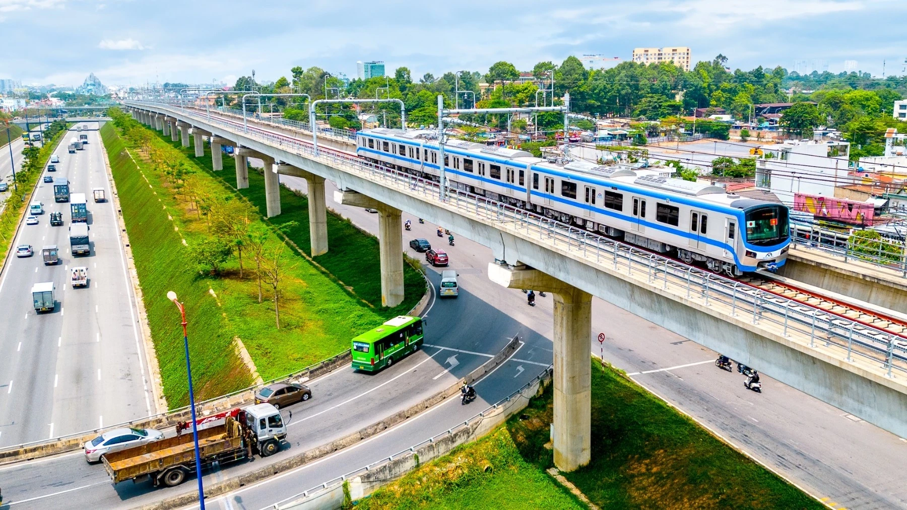 metro-ben-thanh-suoi-tien-gan-50000-ty-dong-doanh-nghiep-van-hanh-van-lo-luy-ke-sau-7-nam-nhung-sap-duoc-keo-dai-them-41km-1771642372.jpg