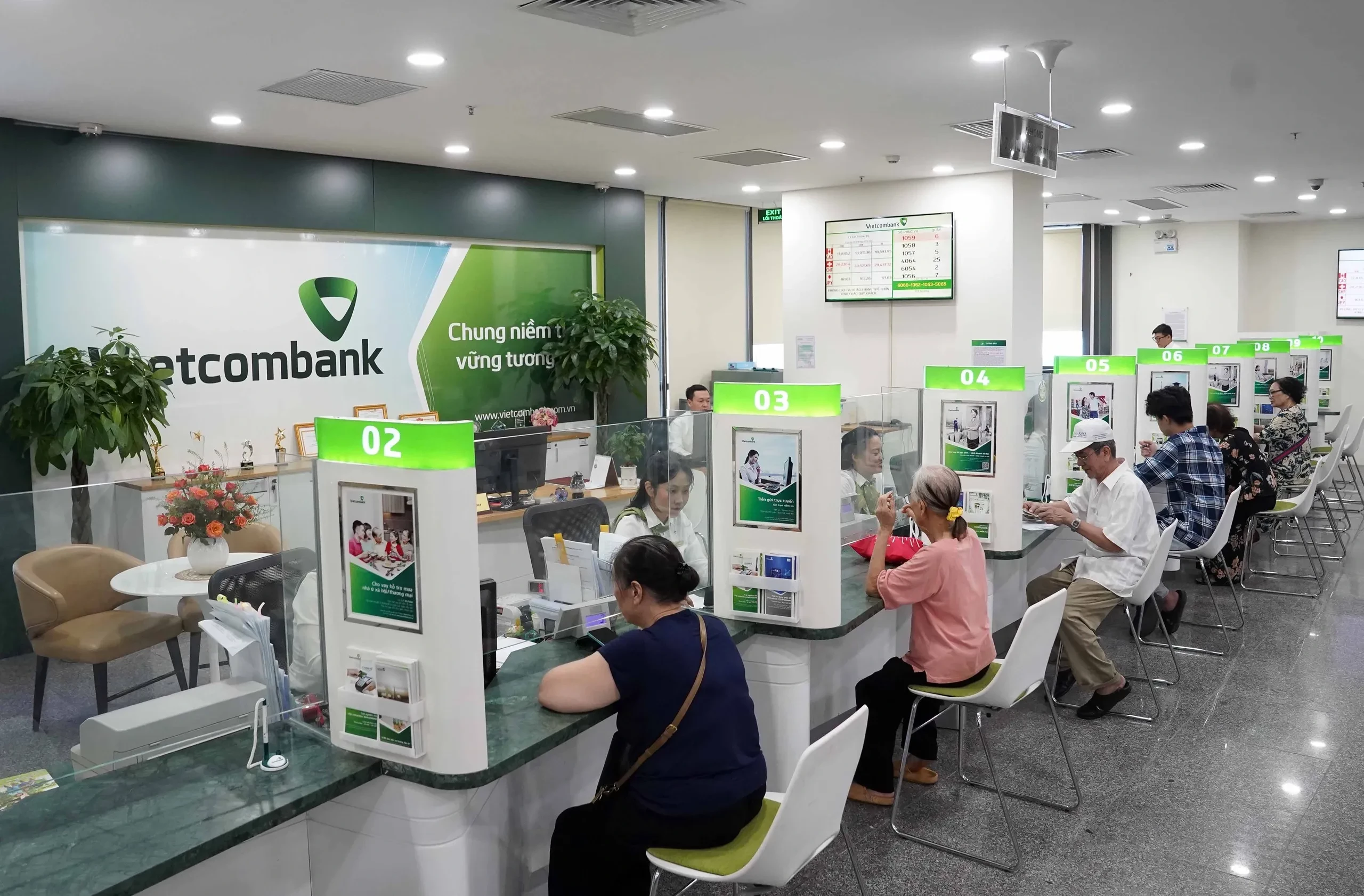 no-nhom-4-cua-vietcombank-phinh-451-nhung-ty-le-no-xau-van-duoi-1-1786515342.webp