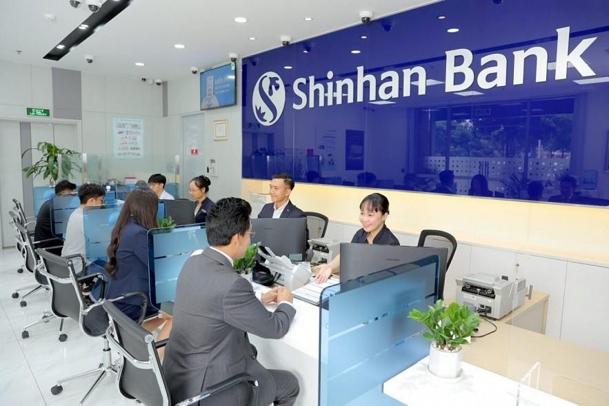 shinhan-bank-viet-nam-doi-tong-giam-doc-giua-luc-loi-nhuan-di-lui-1789644481.jpg
