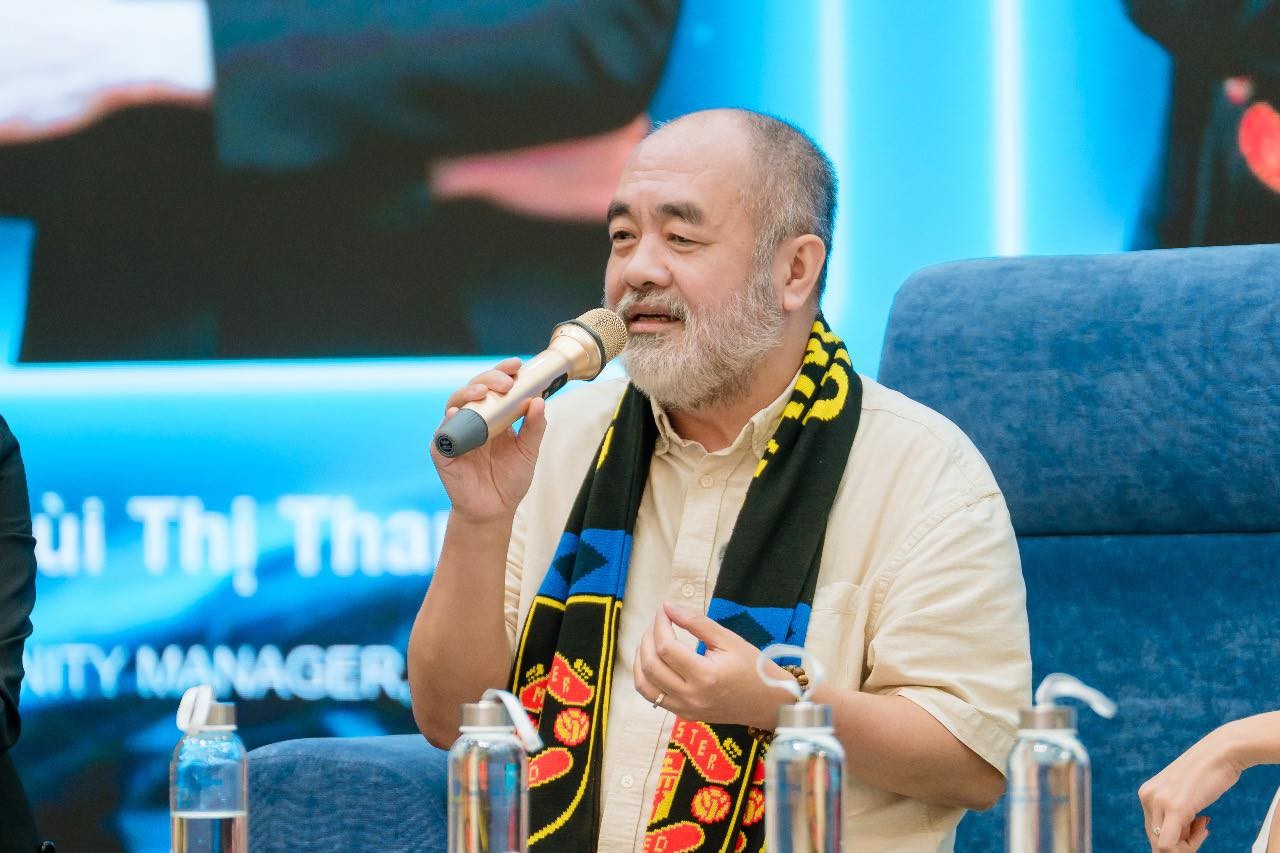 vua-khoi-nghiep-nen-dau-tu-bai-ban-hay-lam-qua-loa-roi-tinh-sau-1752823338.jpg