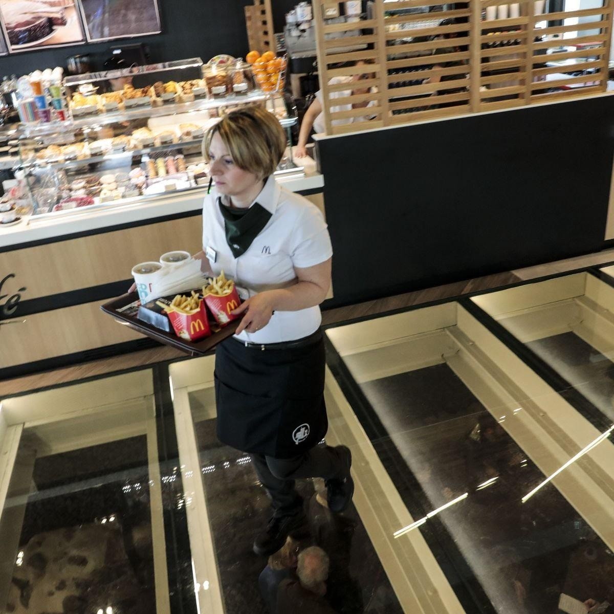fast-food-gap-la-ma-co-dai-mcdonalds-bien-di-san-thanh-loi-the-kinh-doanh-nhu-the-nao-1756176664.jpg