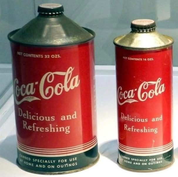 khi-coca-cola-lan-dau-dong-lon-thiet-ke-ky-la-nang-tay-nhung-mo-ra-cuoc-cach-mang-1757387720.jpg