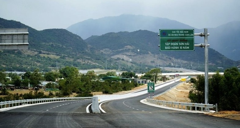 quoc-hoi-yeu-cau-lam-ro-vu-nut-nha-dan-gan-cao-toc-nha-trang-cam-lam-tap-doan-son-hai-phu-nhan-1761097571.jpg