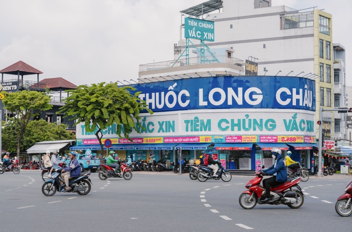 fpt-retail-dat-hon-36000-ty-doanh-thu-sau-9-thang-1761807437.jpg
