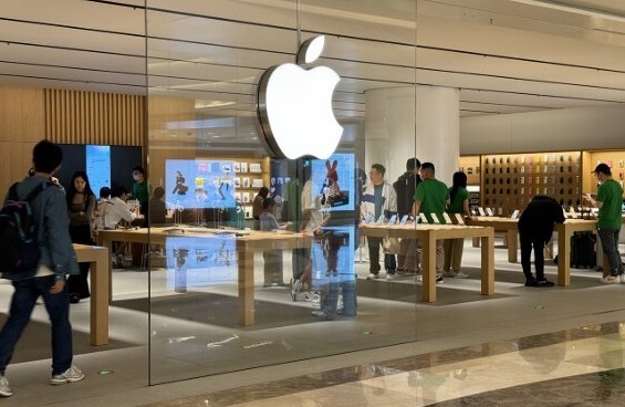 dieu-gi-thuc-day-apple-quyet-dinh-thay-tuong-giua-boi-canh-canh-tranh-toan-cau-1765183808.jpg