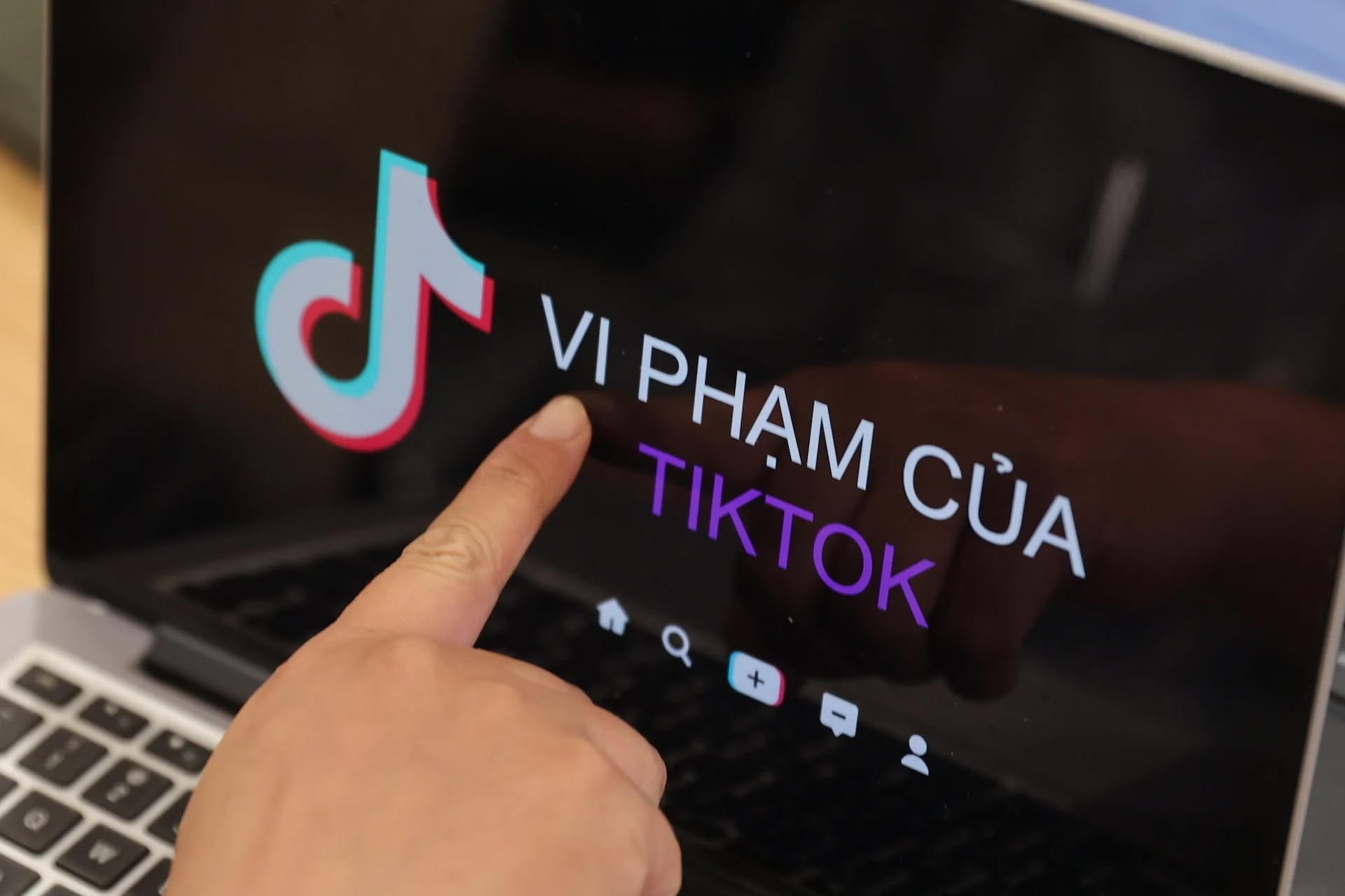 tiktok-bi-xu-phat-880-trieu-dong-don-canh-bao-hon-la-trung-phat-1769075528.jpg