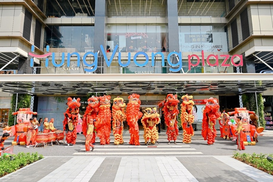 kido-phai-bo-bao-nhieu-tien-vao-thuong-vu-mua-lai-hung-vuong-plaza-1731314583.jpg