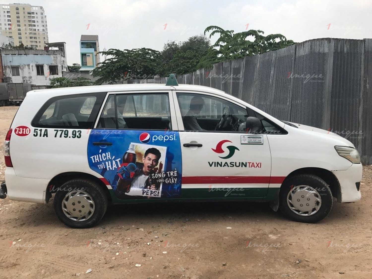 hang-taxi-vinasun-co-lai-chu-yeu-tu-ban-xe-cu-1731907792.jpg