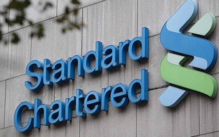 standard-chartered-lao-dao-vi-cao-buoc-rua-tien-bi-kien-doi-27-ty-usd-1751440508.jpg
