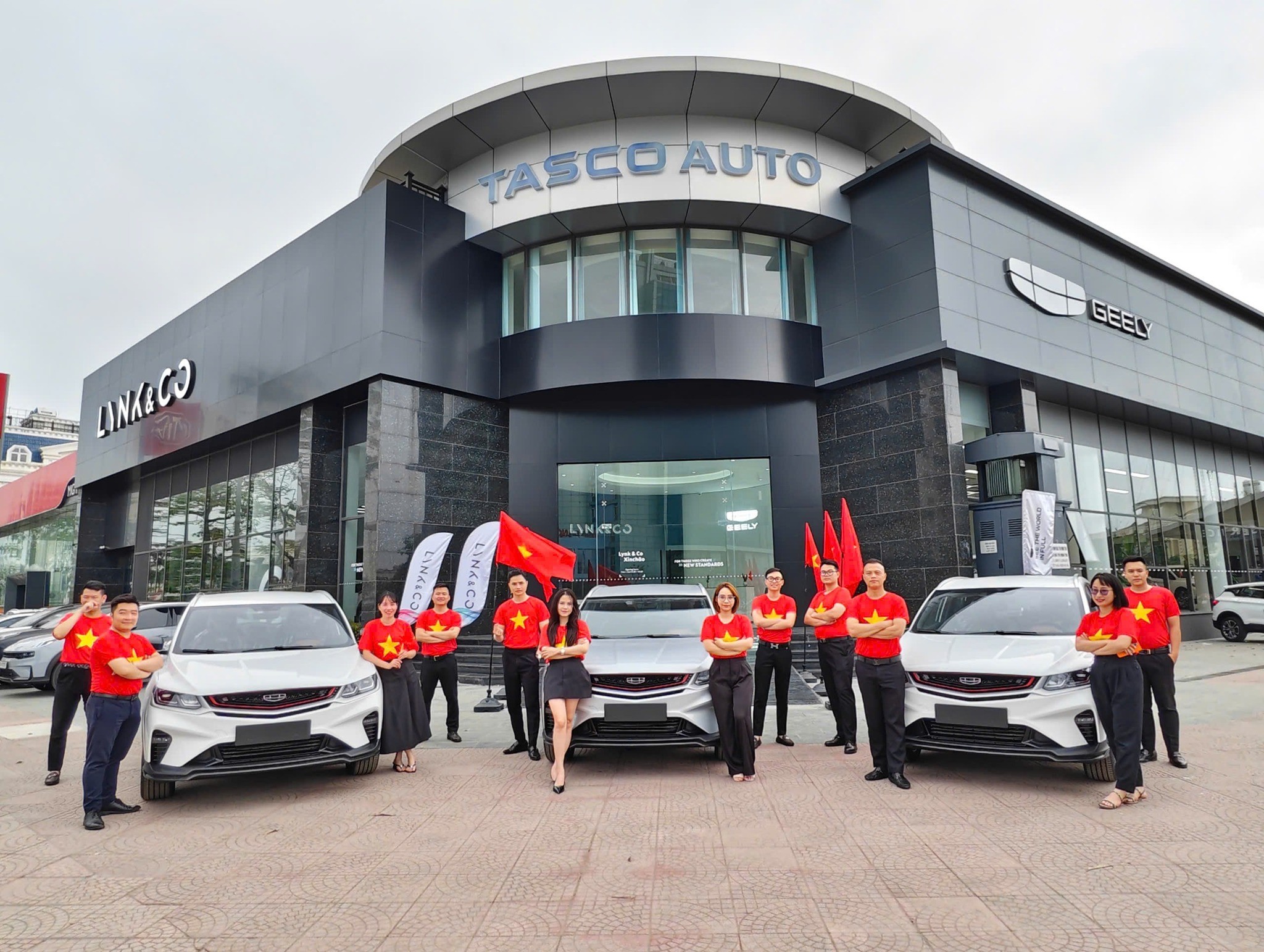 savico-tinh-vay-500-ty-de-dau-tu-xe-trung-quoc-voi-chuoi-showroom-geely-lynkandco-1754982548.jpg
