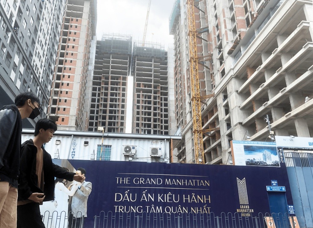 chu-dau-tu-the-grand-manhattan-tiep-tuc-chim-trong-thua-lo-ganh-lo-luy-ke-gan-900-ty-dong-1757306651.jpg