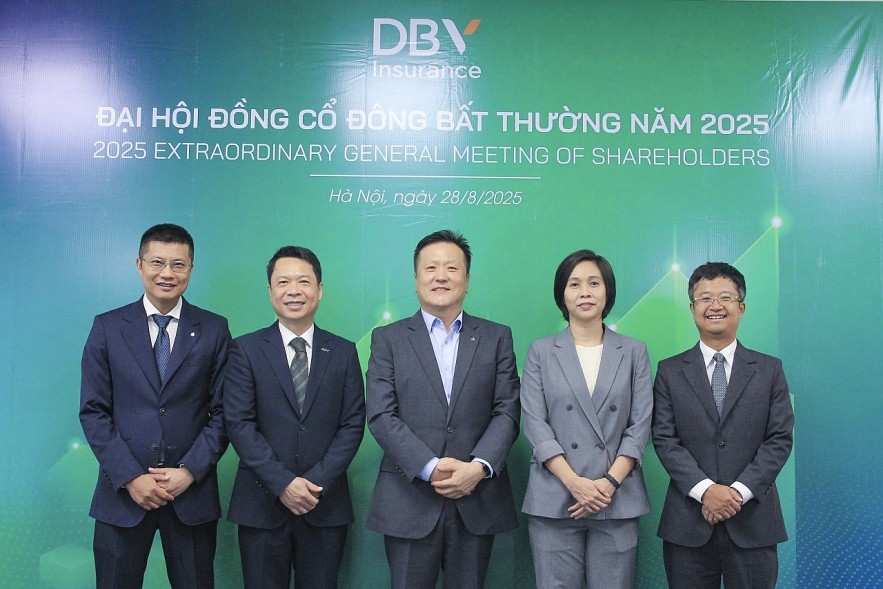 bao-hiem-dbv-con-lai-han-viet-van-chat-vat-tren-duong-thoat-lo-1761643683.jpg