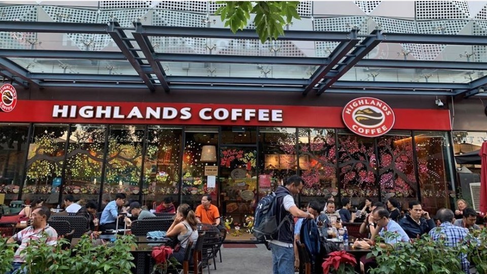 highlands-mat-ngoi-chuoi-ca-phe-dong-nhat-viet-nam-gio-khong-con-la-ong-lon-quen-mat-1774234533.jpeg