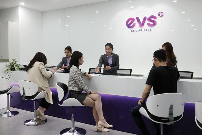 chung-khoan-evs-lai-dinh-an-phat-them-290-trieu-sau-cu-phat-ky-luc-11-ty-1776307872.jpg