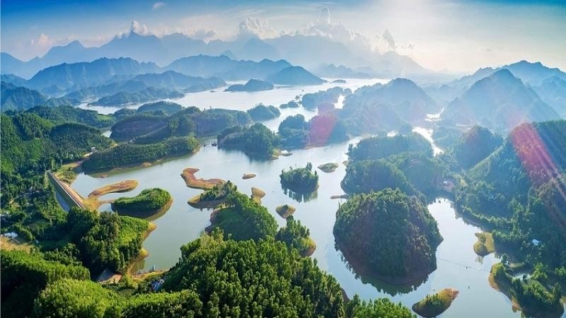 dai-gia-xuan-truong-va-bom-tan-ho-nui-coc-du-an-15000-ty-tung-gay-chu-y-nay-chinh-thuc-dung-hoat-dong-1781662719.jpg