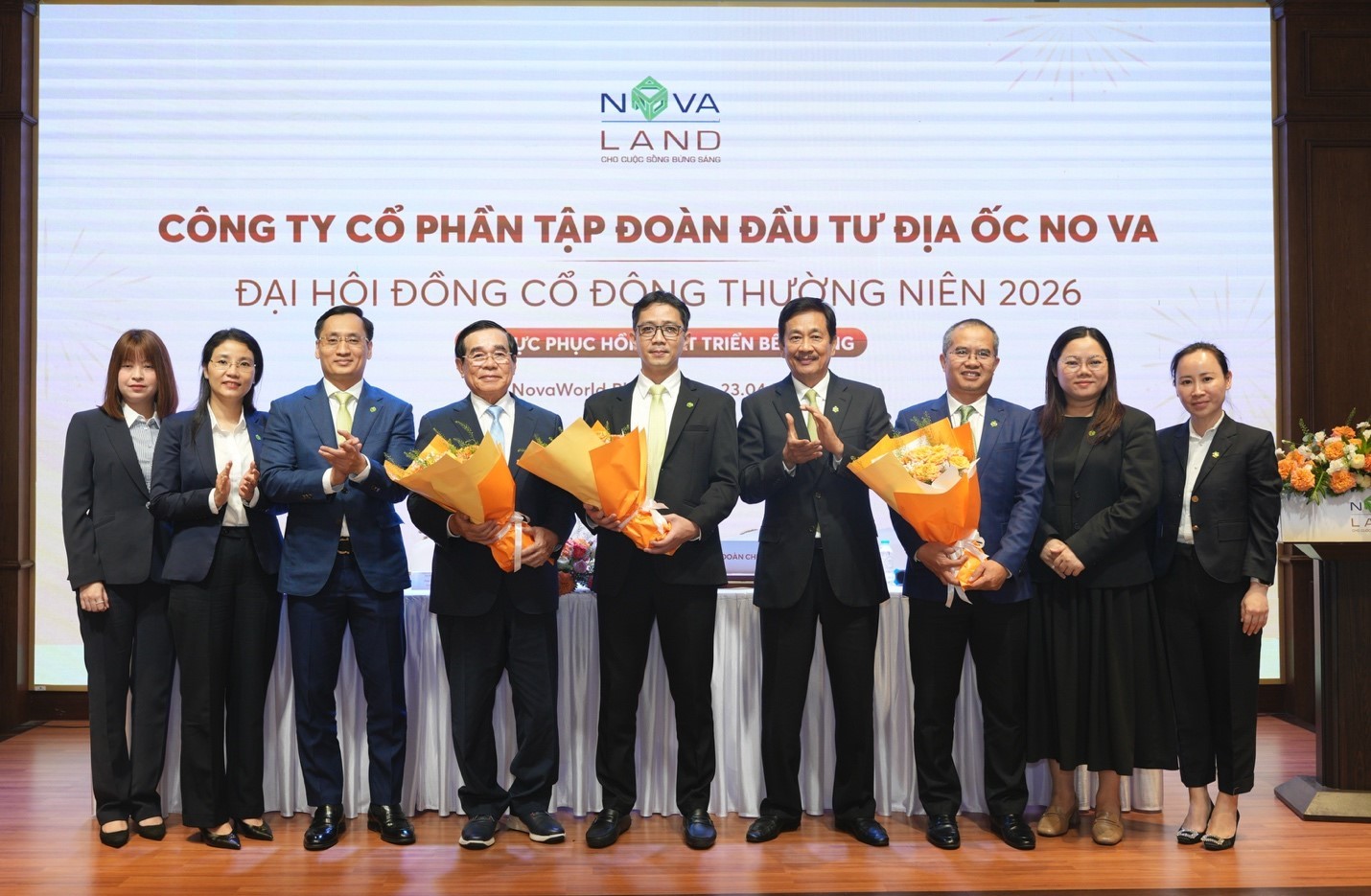 novaland-ban-hon-11000-ty-dong-tai-san-nhung-nui-no-gan-73000-ty-van-de-nang-1788410064.jpg