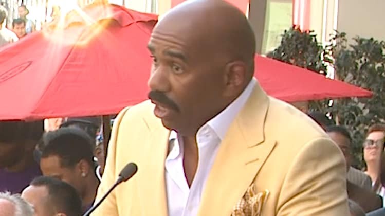 steve-harvey-noi-rang-moi-cap-vo-chong-nen-co-4-tai-khoan-ngan-hang-1734225850.jpg