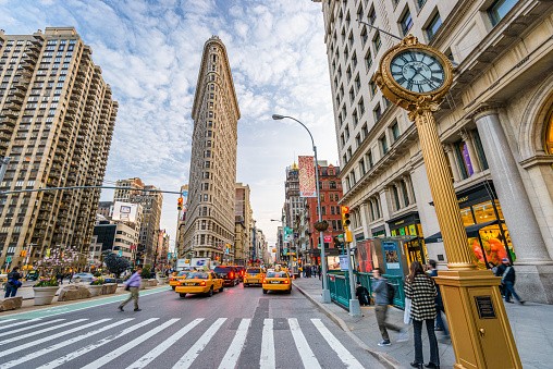 goc-dau-gia-chi-40-nghin-do-de-mua-toa-nha-choc-troi-dau-tien-xung-danh-lich-su-cua-new-york-1680606378.jpeg