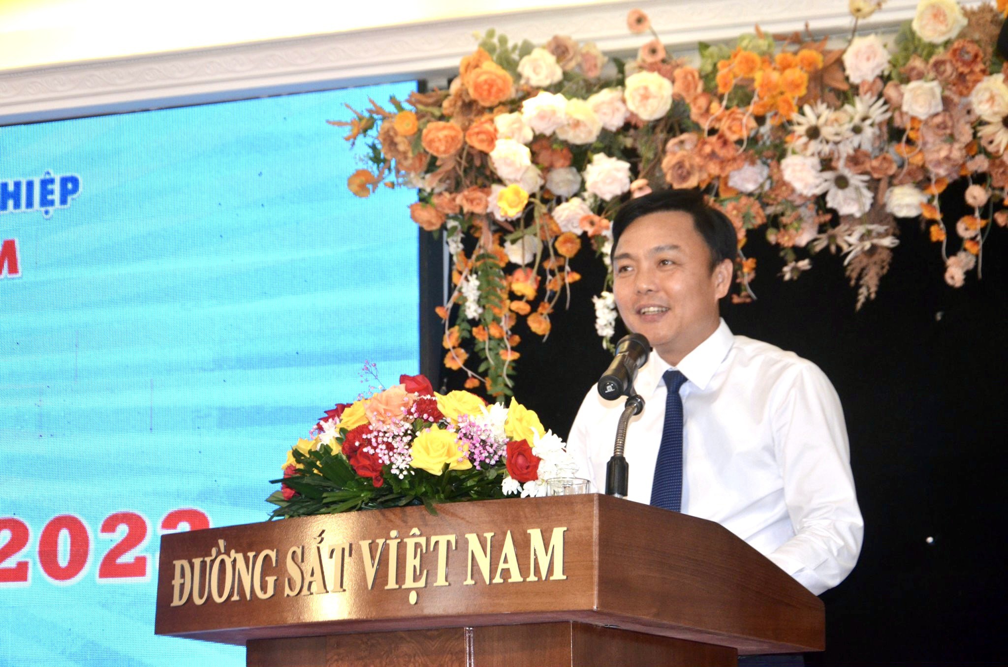 chan-dung-thac-si-hoang-gia-khanh-tan-tong-giam-doc-tong-cong-ty-duong-sat-viet-nam-1697554190.jpeg