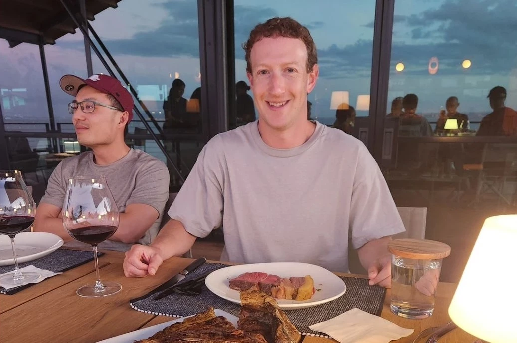 nuoi-bo-kieu-mark-zuckerberg-cho-uong-bia-an-hat-macca-tien-nhieu-de-lam-gi-dau-1708270543.webp