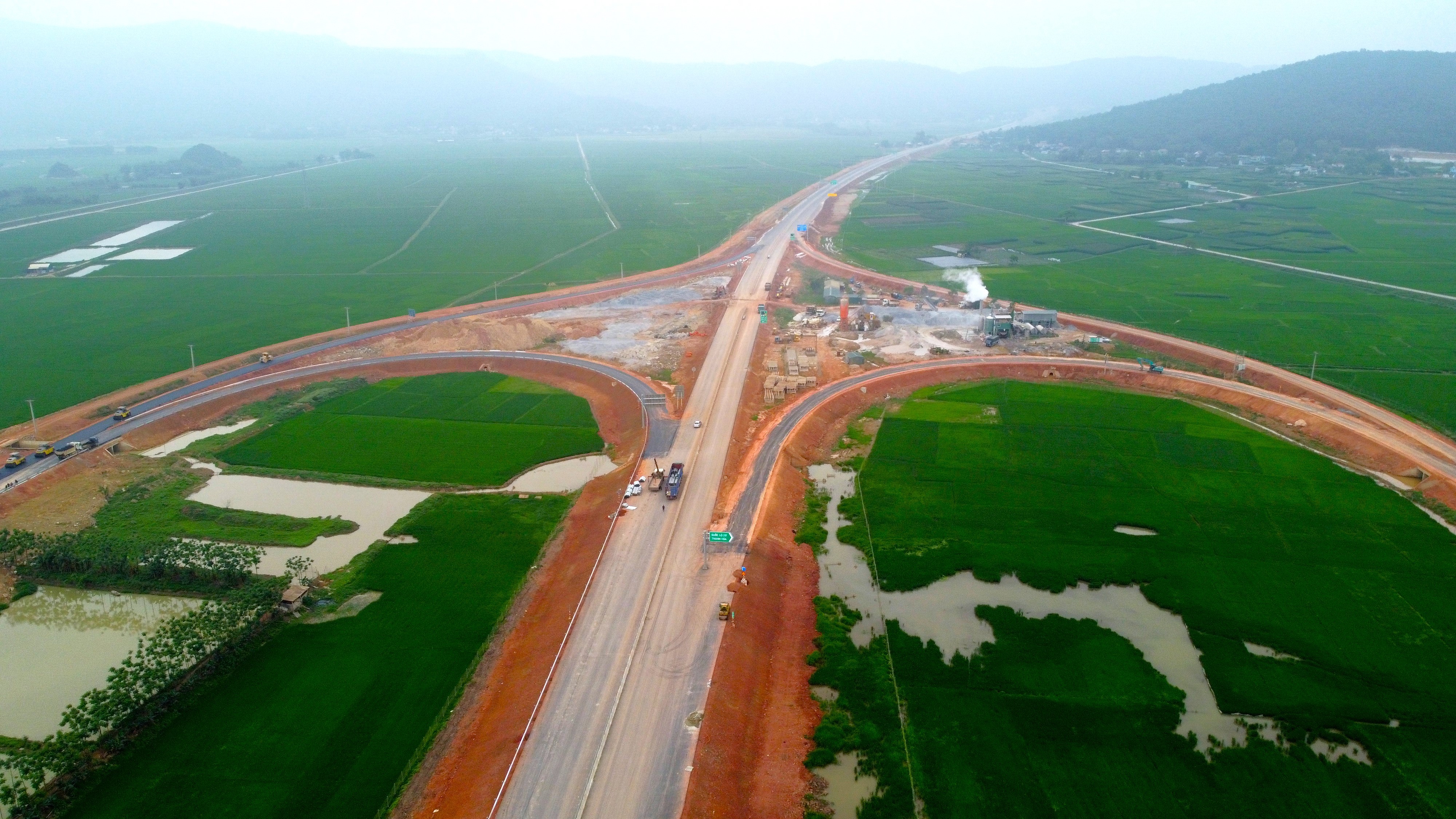 cao-toc-mai-son-quoc-lo-45-sap-can-dich-ham-xuyen-nui-dai-nhat-thanh-hoa-san-sang-ban-giao-1-1681998372.jpeg