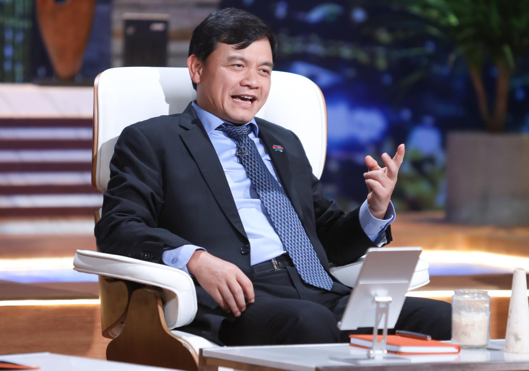 shark-phu-lam-the-nao-de-doanh-nghiep-co-the-huy-dong-duoc-tien-trong-luc-kho-khan-1683893954.png
