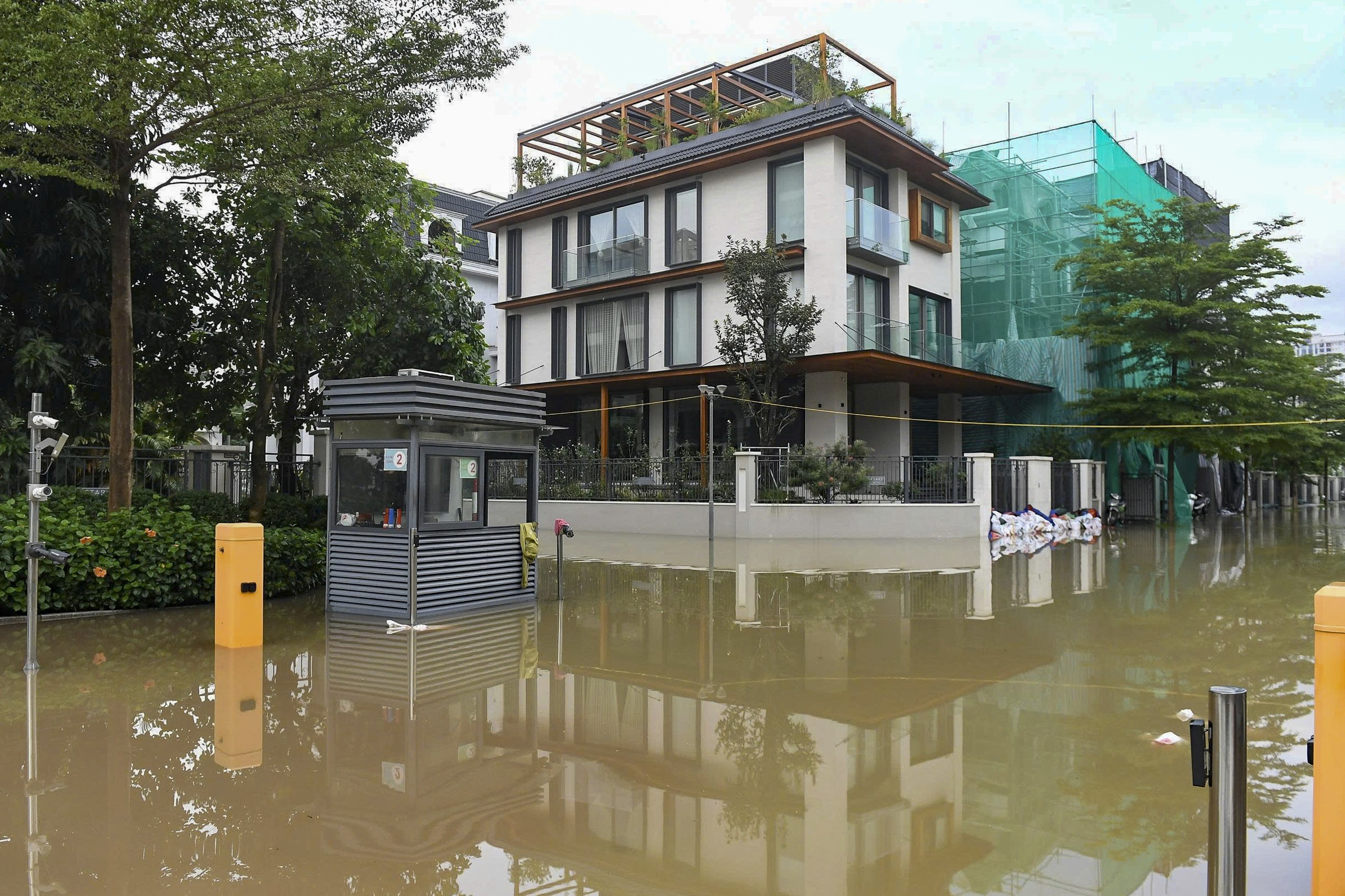 mua-ngap-ha-noi-01102025-25-17593228577961960214101-17593841431621028457386-1759551532.jpg