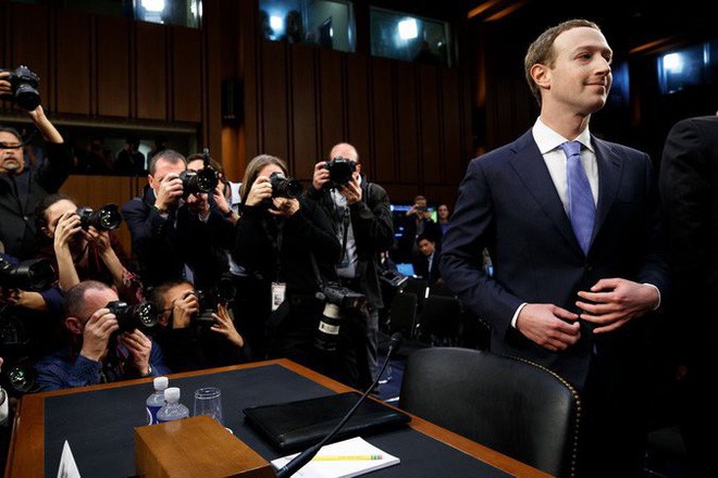 Mark Zuckerberg chọn cách xin lỗi bằng Suit và những chiếc cà vạt