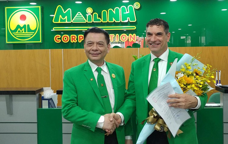 ÔNG RAHN WOOD - TỔNG GIÁM ĐỐC GIỮ CHỨC PHÓ CHỦ TỊCH TẬP ĐOÀN MAI LINH