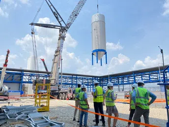 [Project Inside] Quy trình lắp đặt 56 tháp bia 'siêu to, khổng lồ' của nhà máy Bia Heineken