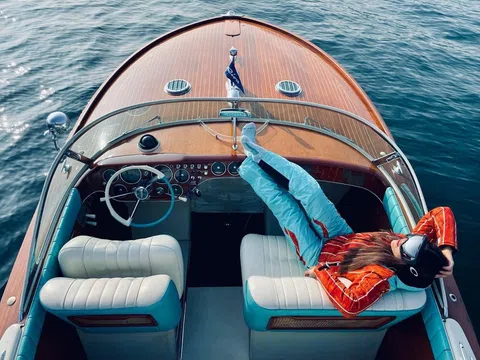 Ngắm huyền thoại du thuyền nước Ý - Riva Aquariva Super vừa cập bến ở dự án Aqua City