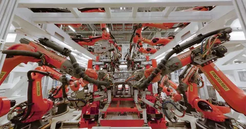 [Clip] Cận cảnh nhà máy sản xuất của Tesla - "Gigafactory Berlin-Brandenburg" ở Berlin