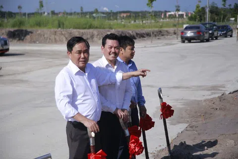 Vợ ông Dũng 'lò vôi'- bà Nguyễn Phương Hằng tố 'thần y' Võ Hoàng Yên lừa đảo