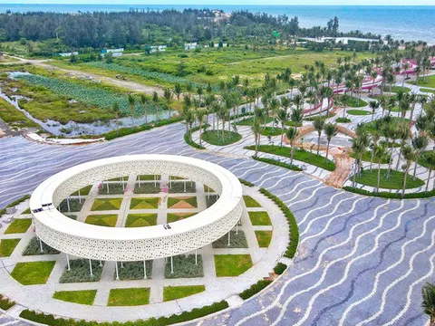 Quảng trường biển Thanh Long Bay – Thắp sáng nền kinh tế đêm