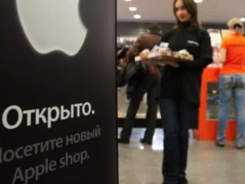 Ukraine gửi thư cho Tim Cook đề nghị Apple không bán sản phẩm và dừng cho người Nga truy cập App Store