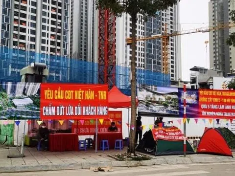 Cư dân Goldmark City căng băng rôn, diễu hành, 'cắm trại' phản đối chủ đầu tư Việt Hân-TNR lừa dối