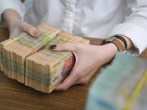 Vì sao giao dịch vay nóng giữa các ngân hàng tăng đột biến?