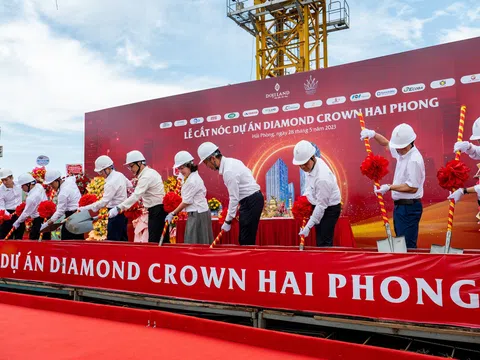 Biểu tượng kiến trúc của Thành phố cảng Hải Phòng chính thức cất nóc