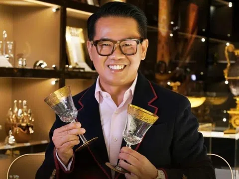 Chuyện nhà thiết kế Thái Công livestream bán hàng