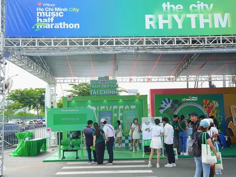 Giải mã sức nóng của "Moneyfestation": Cách FE CREDIT "chạm sóng" Gen Z tại VPBank Ho Chi Minh City Music Half Marathon 2026