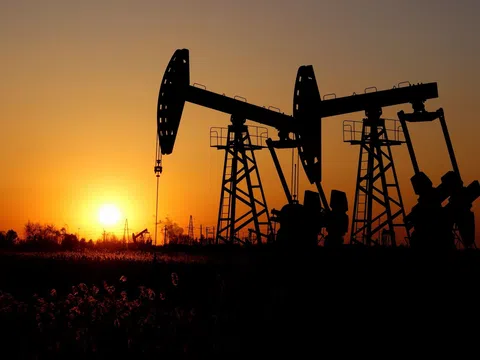 Biến chủng Omicron sẽ làm chậm quá trình phục hồi nhu cầu dầu thế giới
