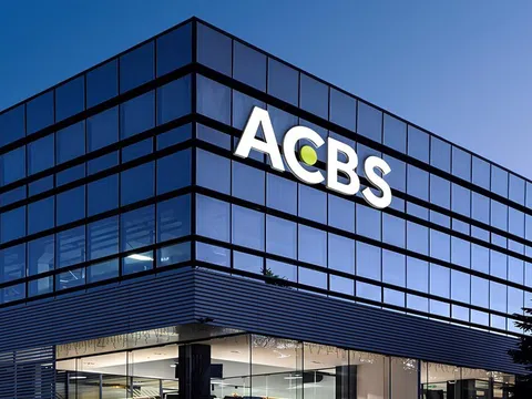UBCKNN “tuýt còi” phạt nặng ACBS vì công bố thông tin sai lệch