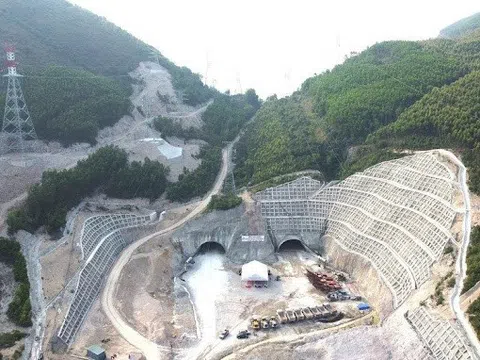 Cao tốc nghìn tỷ sắp về đích, Bộ trưởng hối nhưng một số nhà thầu vẫn… chưa vội