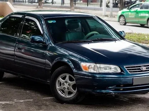 [Góc đấu giá] Cần "cho ra đi" 20 chiếc Toyota Camry, Mitsubishi Pajero, Hyundai Country, Mercedes Benz... đã sử dụng 14-22 năm